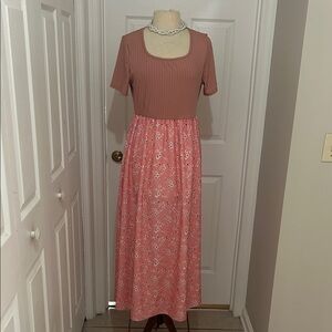 Elegant Pink Floral Maxi Dress